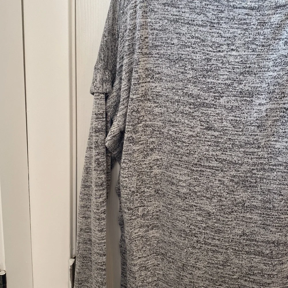 Color Thread Grey Shirt - Picture 9 of 10